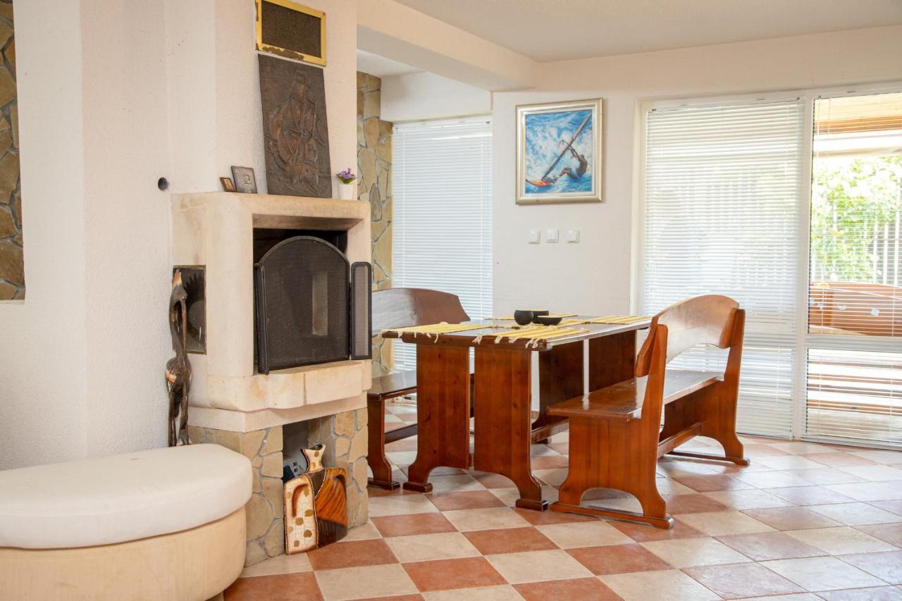 לוזנטס Villa Beni - 4 Bedroom Private House By Flаt Manаger מראה חיצוני תמונה