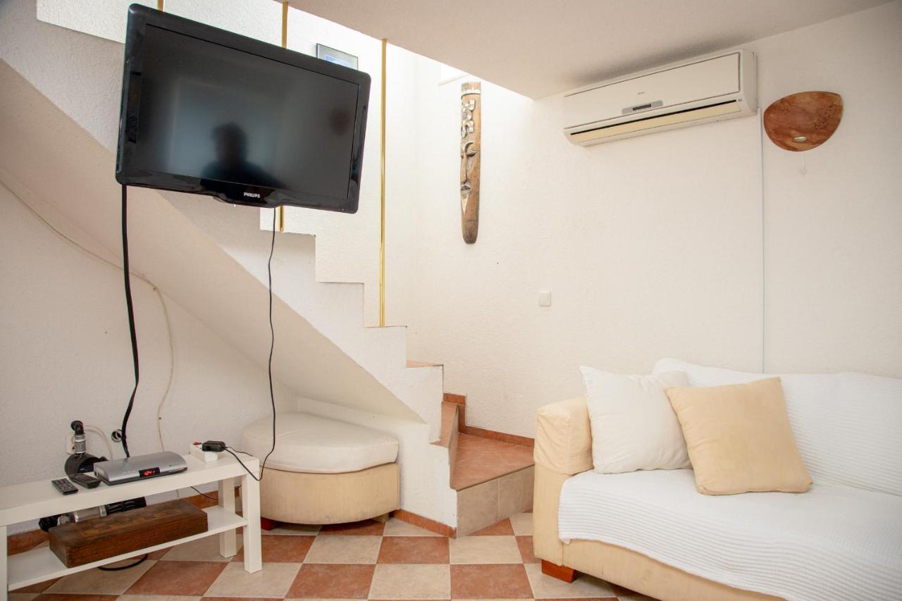 לוזנטס Villa Beni - 4 Bedroom Private House By Flаt Manаger מראה חיצוני תמונה